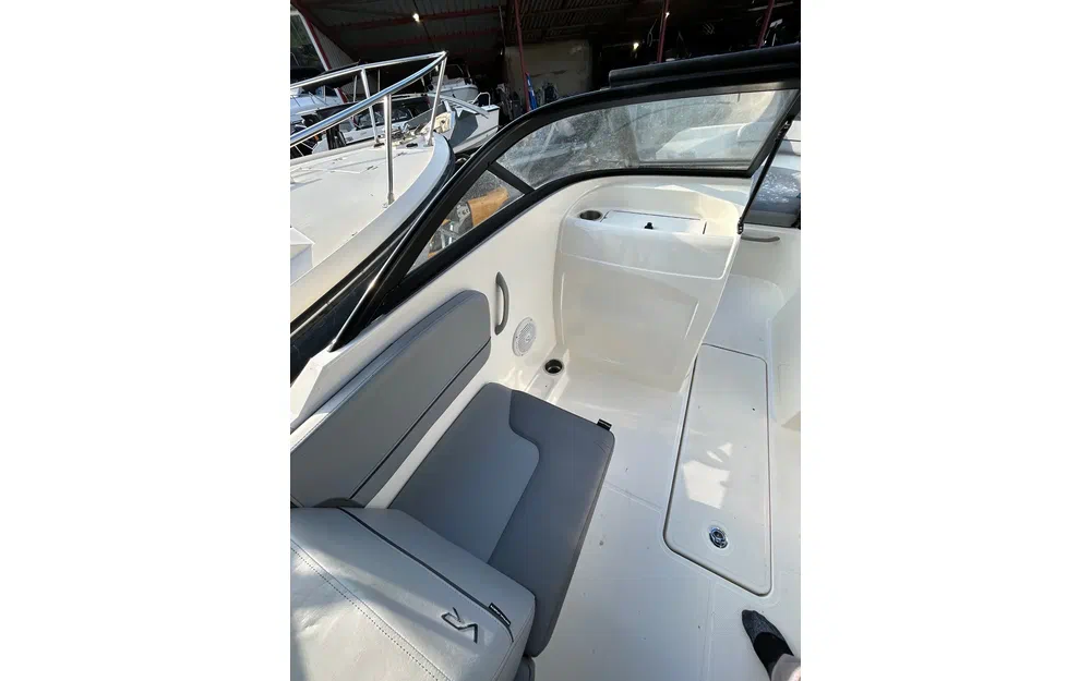 slider 4 Bayliner VR4 OB