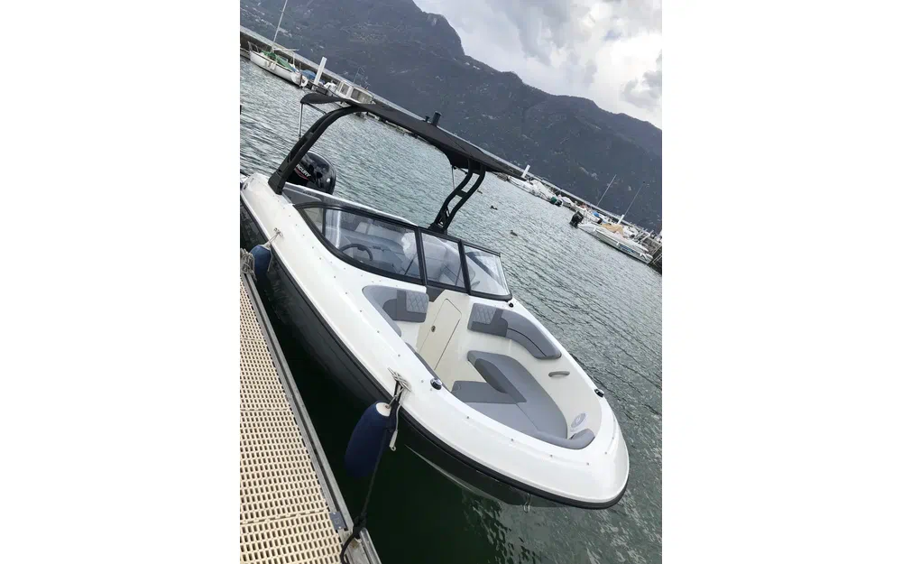 slider 0 Bayliner VR4 OB