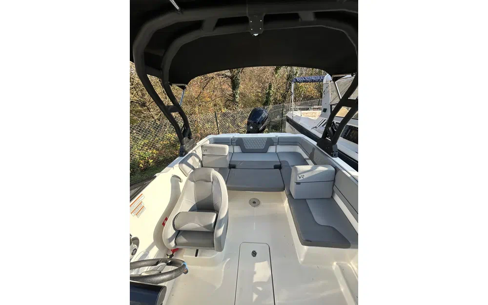 slider 3 Bayliner VR4 OB