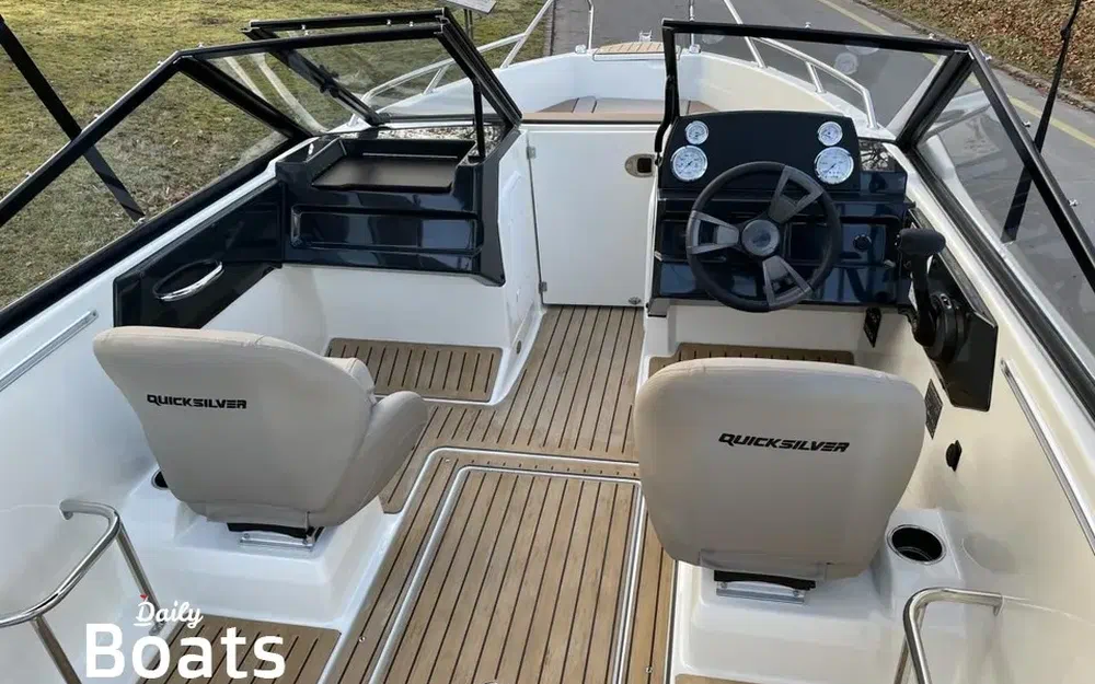 slider 4 Quicksilver Activ 555 Bowrider