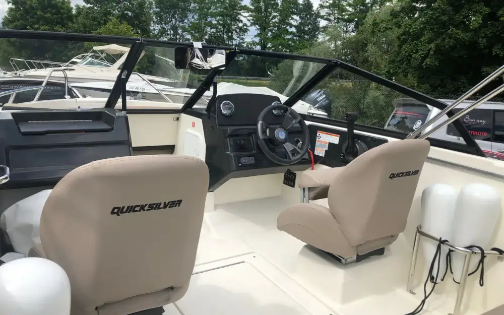 slider 3 Quicksilver Activ 555 Bowrider