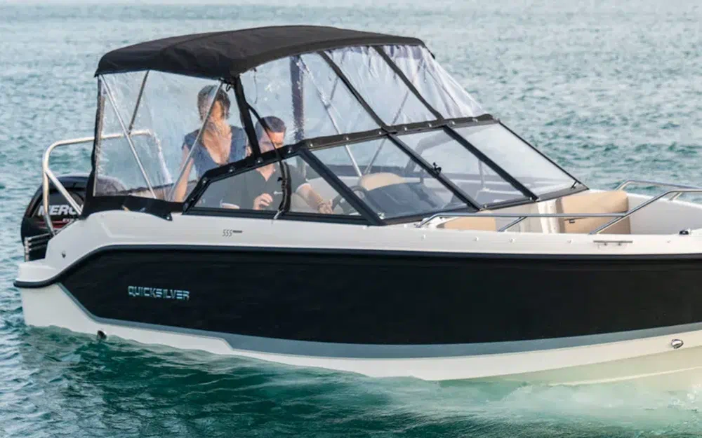 slider 1 Quicksilver Activ 555 Bowrider