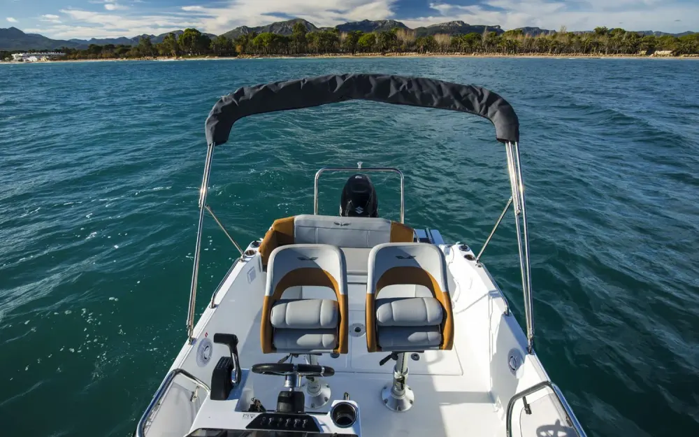 slider 1 Beneteau Flyer 6 SPACEdeck