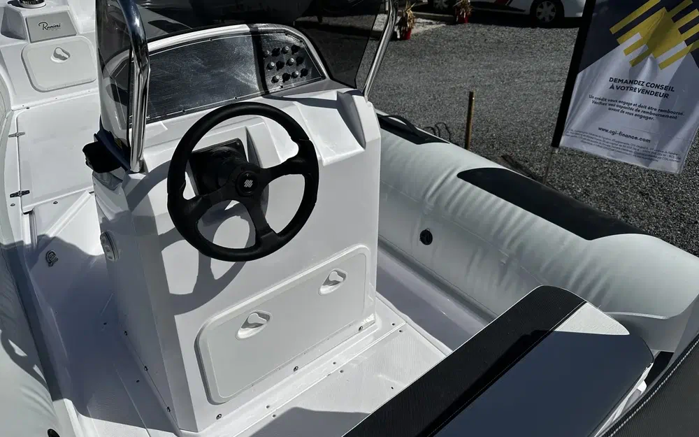 slider 3 Ranieri Cayman 21 Sport