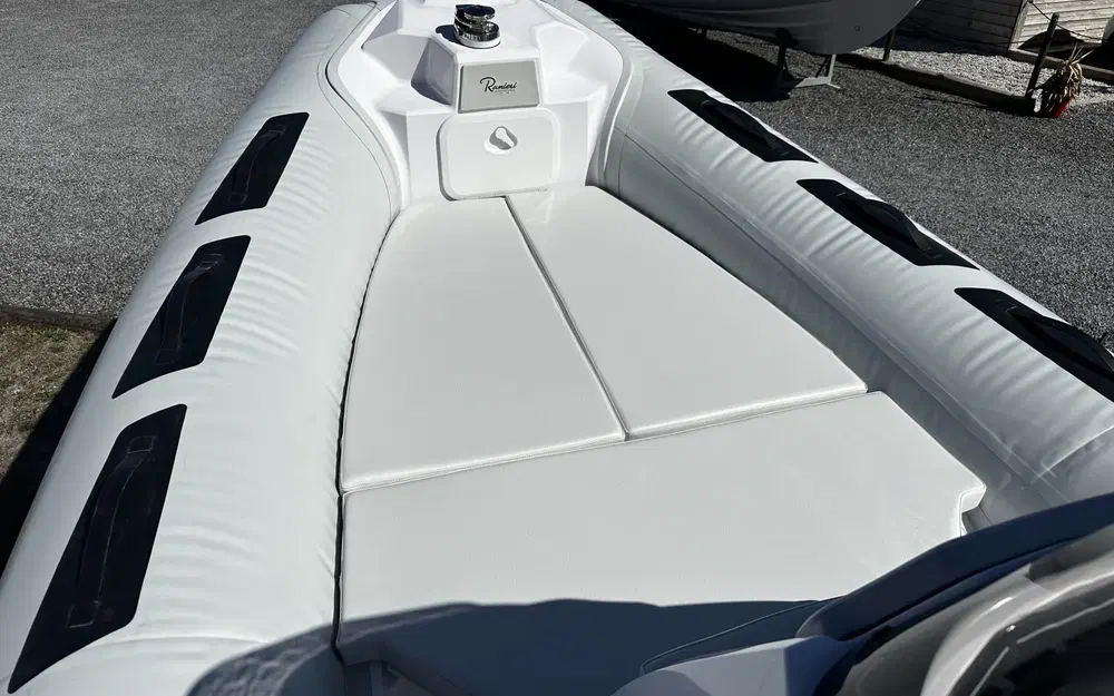slider 4 Ranieri Cayman 21 Sport