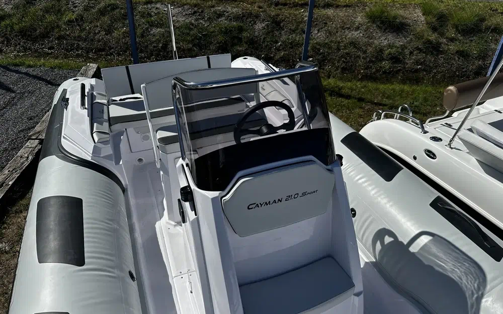 slider 6 Ranieri Cayman 21 Sport