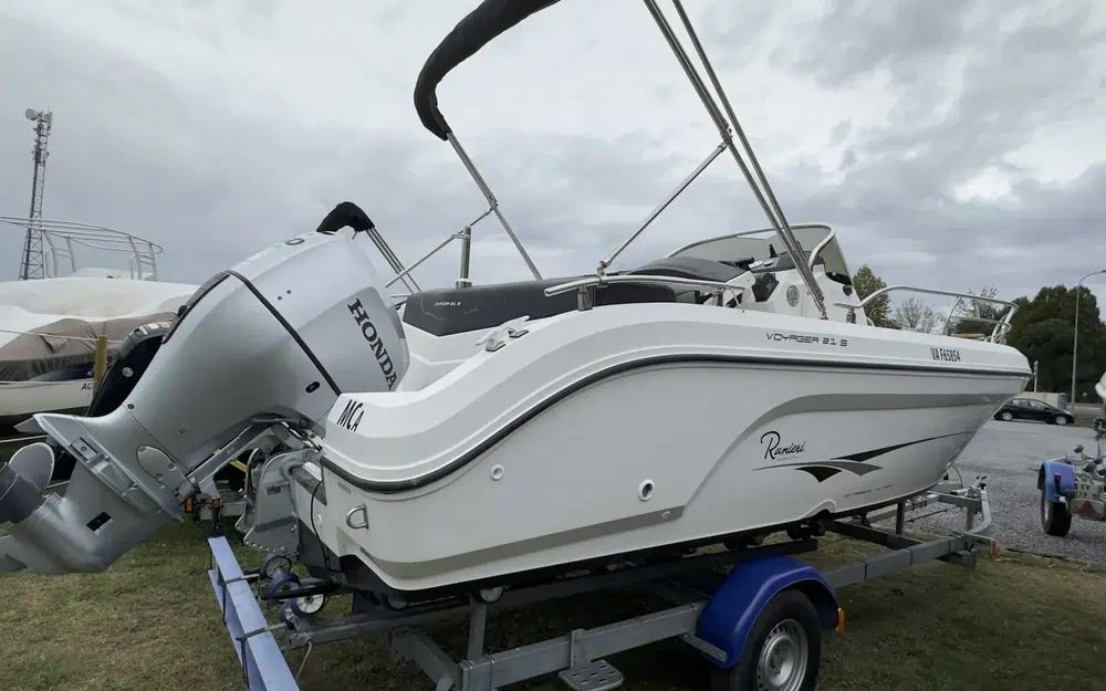 slider 0 Ranieri Voyager 21 S