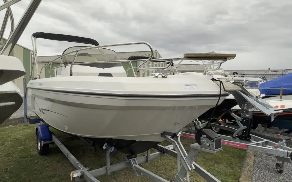slider 2 Ranieri Voyager 21 S