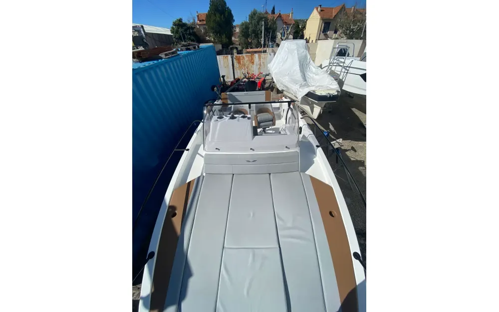 slider 1 Beneteau Flyer 7 SUNdeck