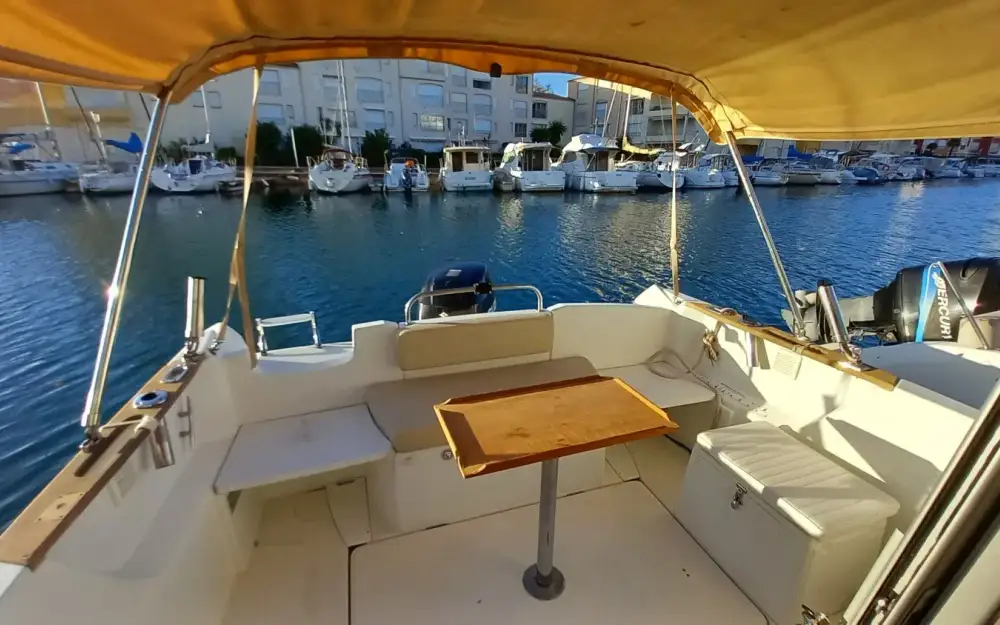 slider 9 Beneteau Antares 750 HB