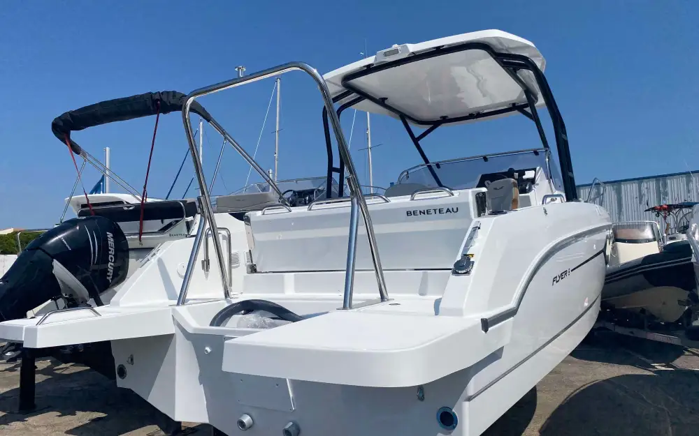 slider 5 Beneteau Flyer 8 SUNdeck V2