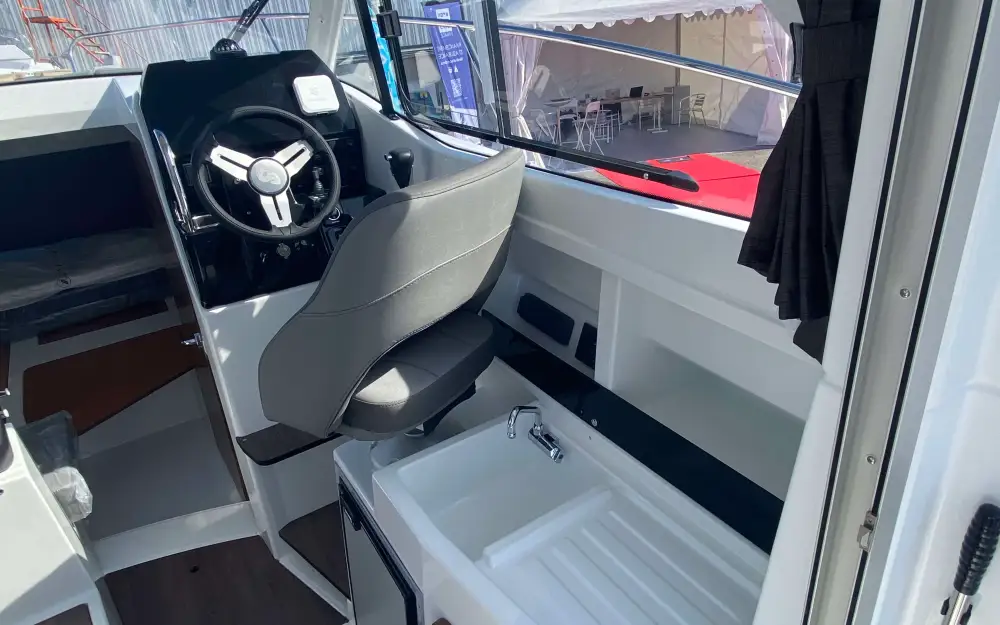 slider 2 Beneteau Antares 7 OB