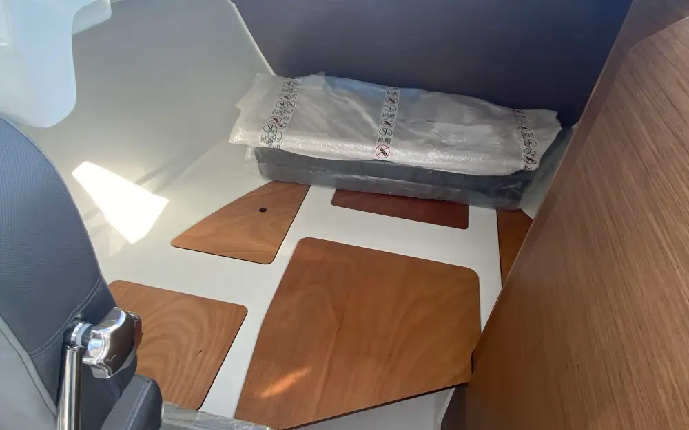 slider 3 Beneteau Antares 7 OB