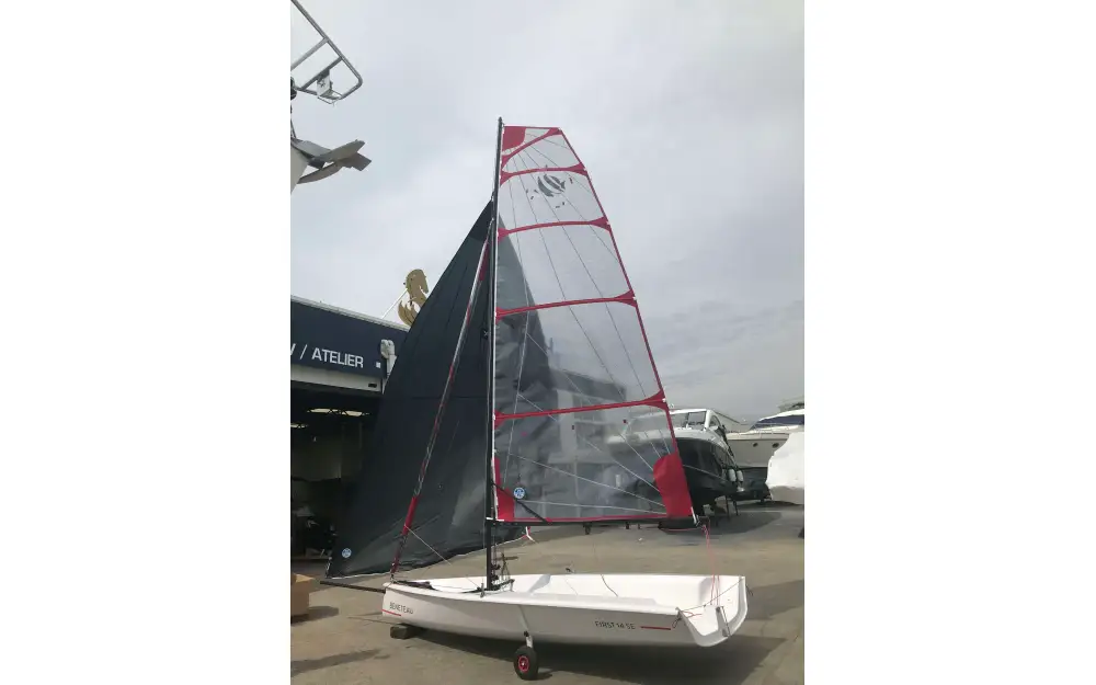 slider 0 Beneteau First 14