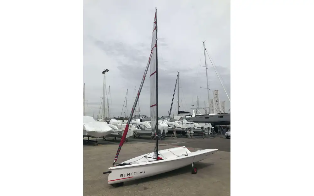 slider 1 Beneteau First 14