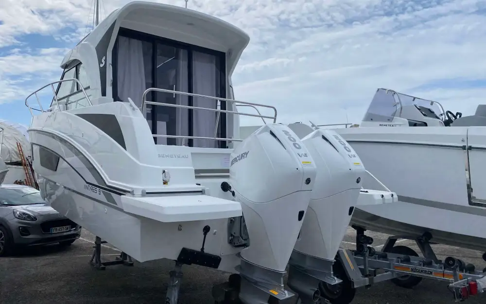 slider 12 Beneteau Antares 9 OB