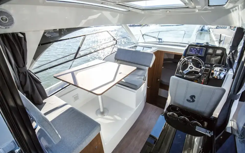 slider 2 Beneteau Antares 9 OB