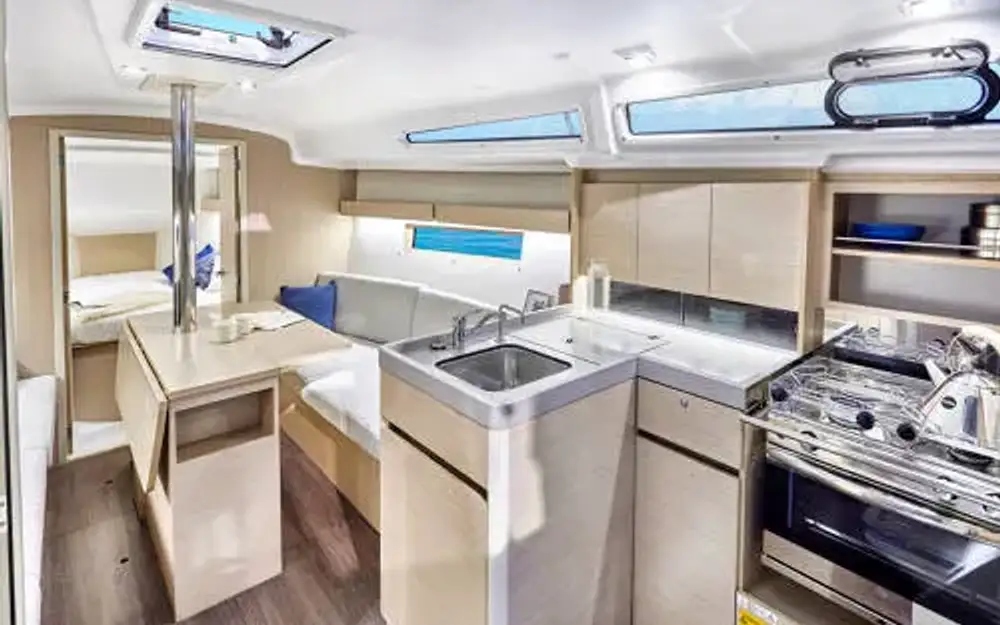 slider 7 Beneteau Oceanis 34.1