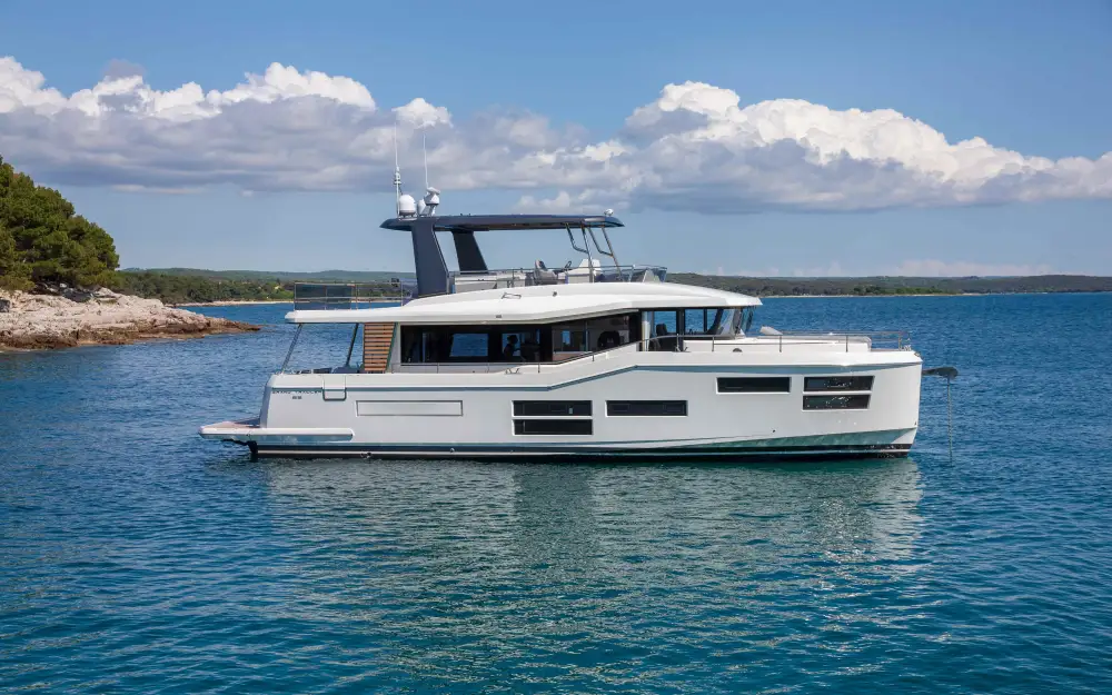 slider 4 Beneteau Grand Trawler 62
