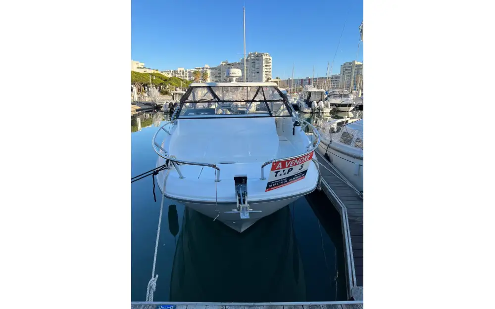 slider 1 Beneteau Flyer 10