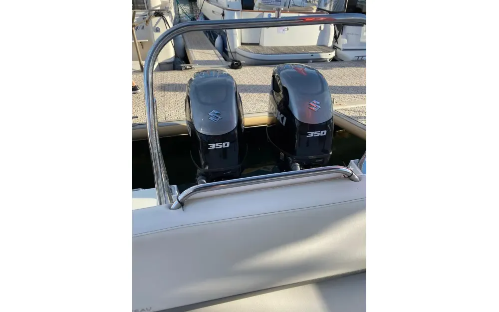 slider 4 Beneteau Flyer 10 - null
