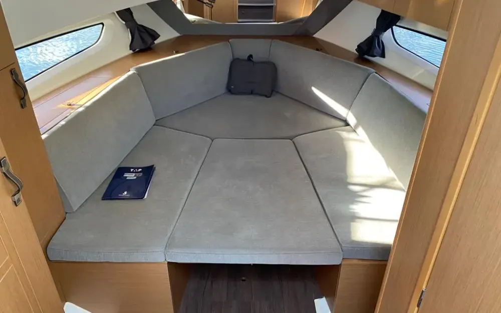 slider 6 Beneteau Flyer 10 - null