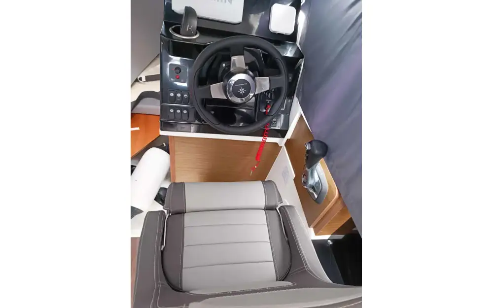 slider 4 Jeanneau Merry Fisher 695 Serie 2