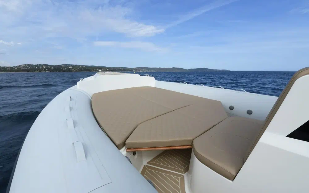 slider 4 Capelli Tempest 900