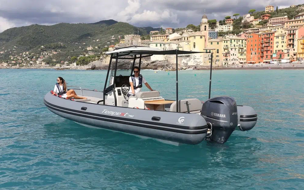 slider 1 Capelli Tempest 750