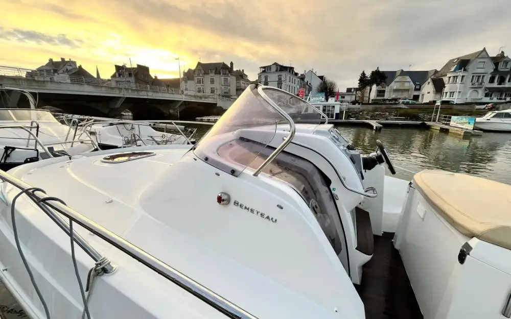 slider 12 Beneteau Flyer 850 Sun Deck