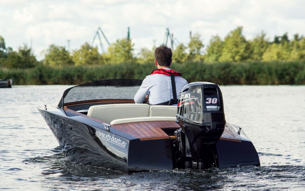 slider 6 VTS Boats Flying Shark 4.2