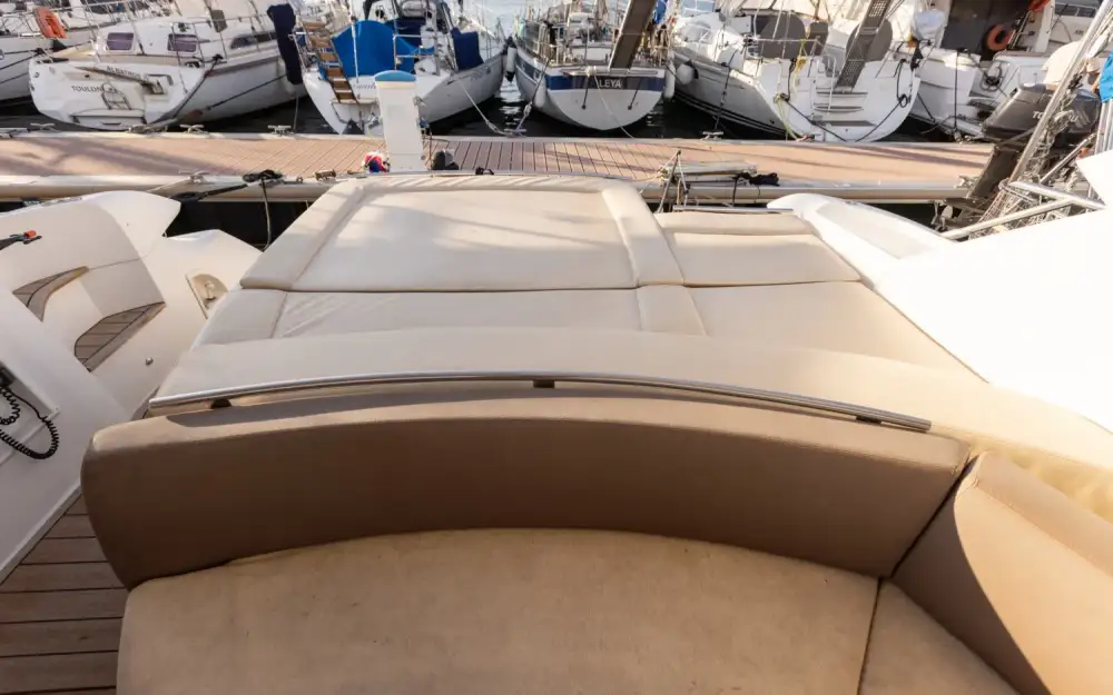 slider 10 Sessa Marine C43 Hard-Top