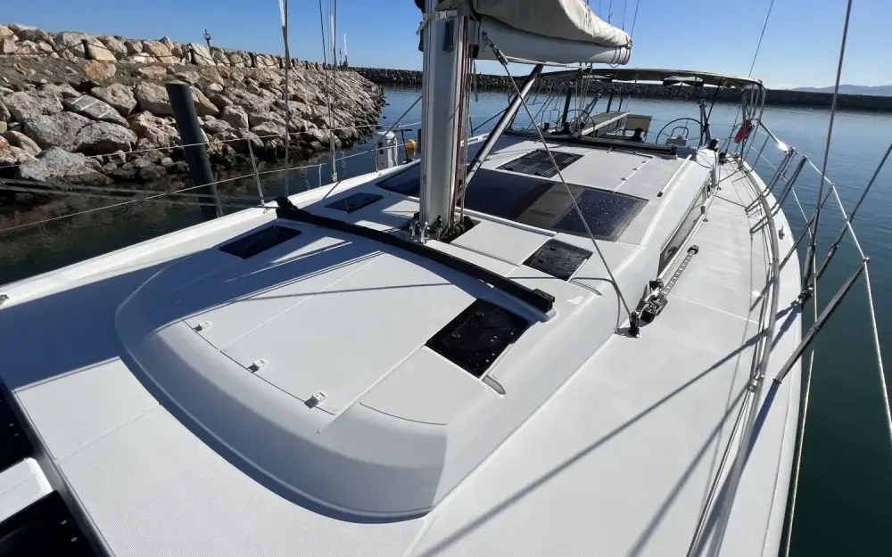 slider 11 Dufour  560 Grand Large