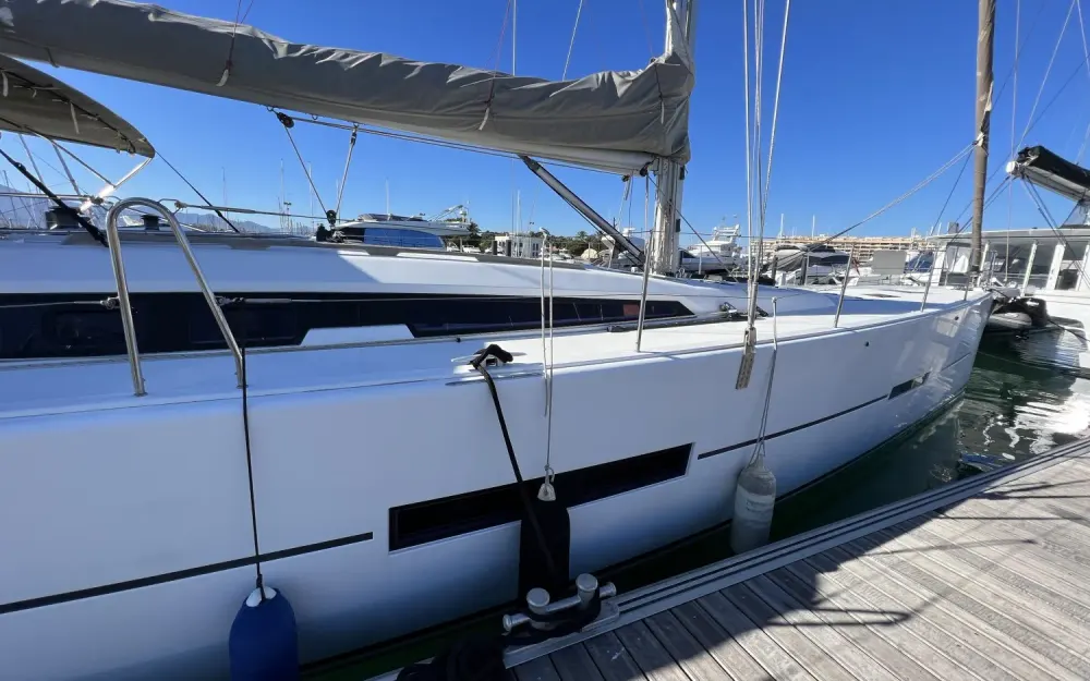 slider 4 Dufour  560 Grand Large - null