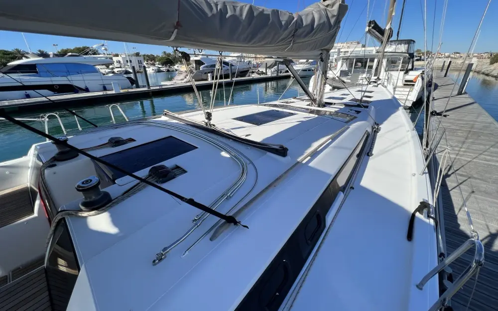 slider 5 Dufour  560 Grand Large - null
