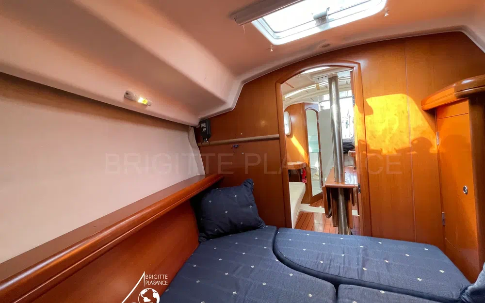 slider 6 Beneteau OCEANIS 323 CLIPPER DL