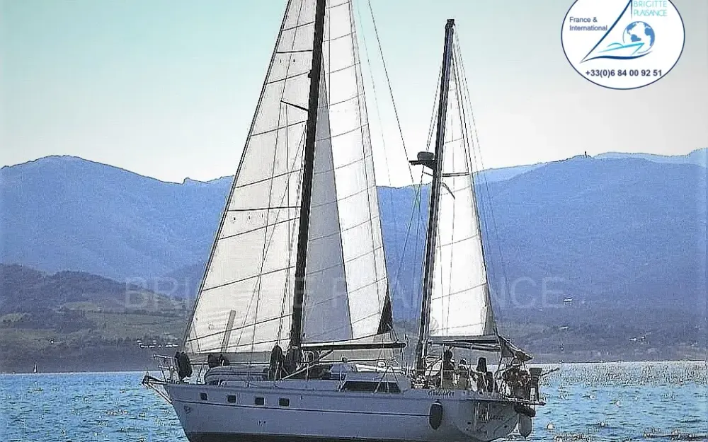 FerrettiAltura 422