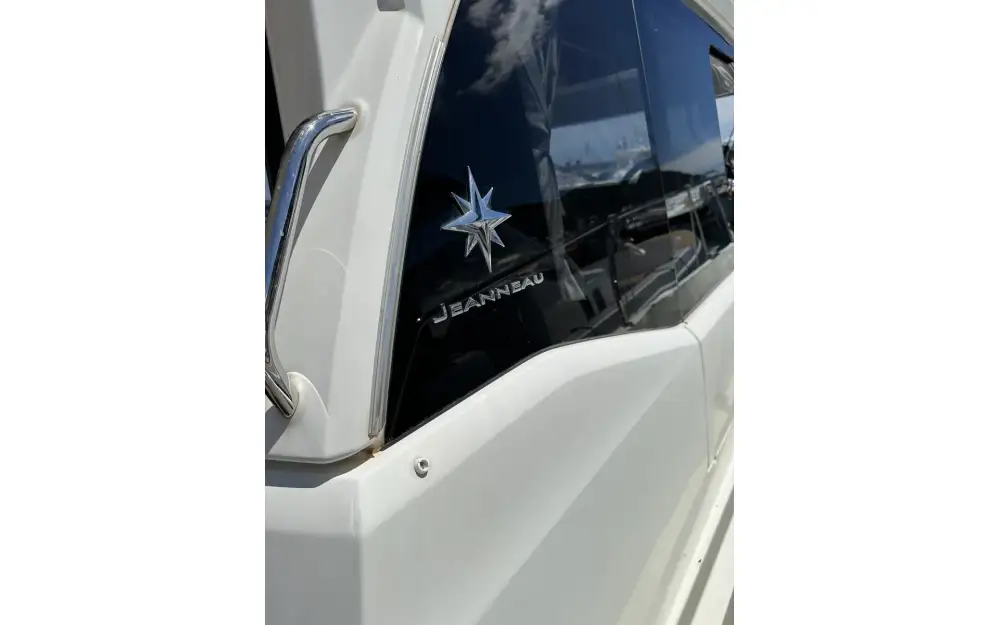 slider 3 Jeanneau NC 33