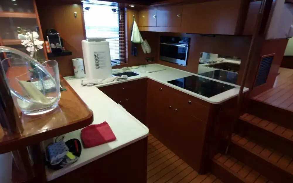 slider 10 Beneteau Swift Trawler 52