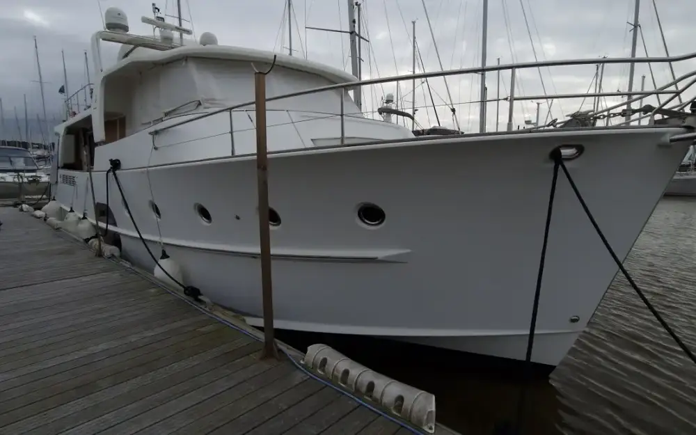 slider 1 Beneteau Swift Trawler 52