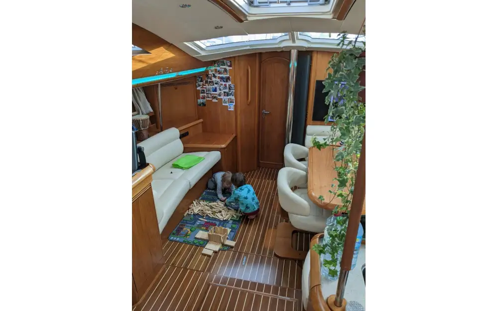 slider 11 Jeanneau Sun Odyssey 49 DS