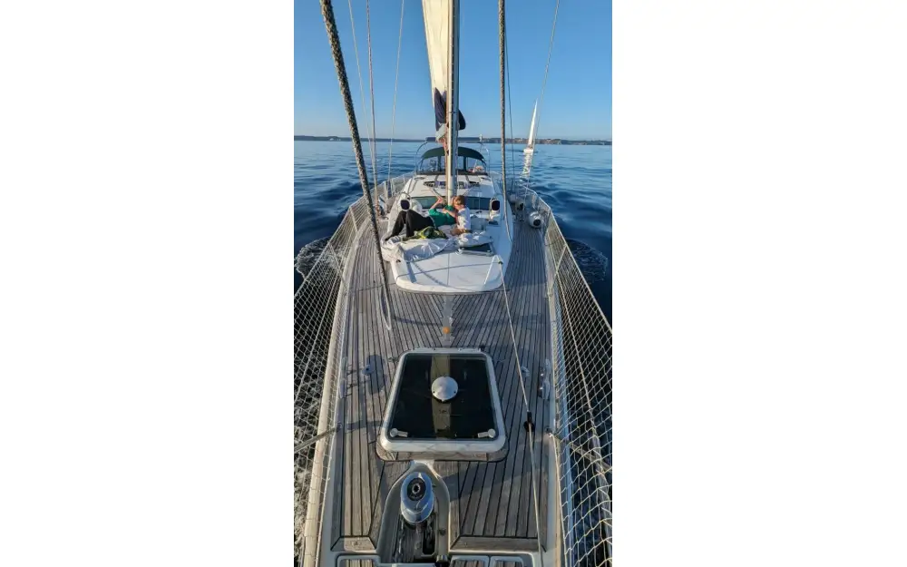 slider 4 Jeanneau Sun Odyssey 49 DS
