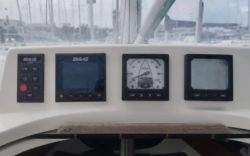 slider 3 IDB Marine Malango 8.70
