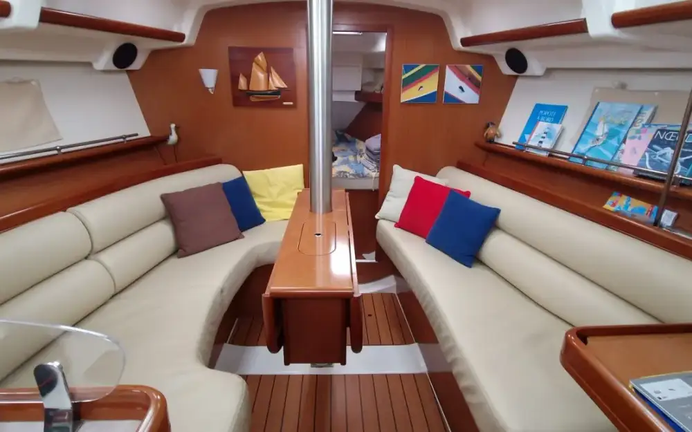 slider 1 Beneteau Oceanis 343 Clipper