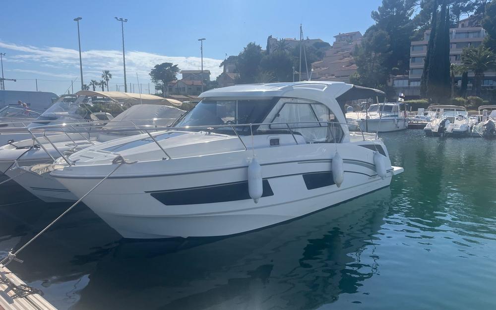 slider 0 Beneteau Antares 9 OB