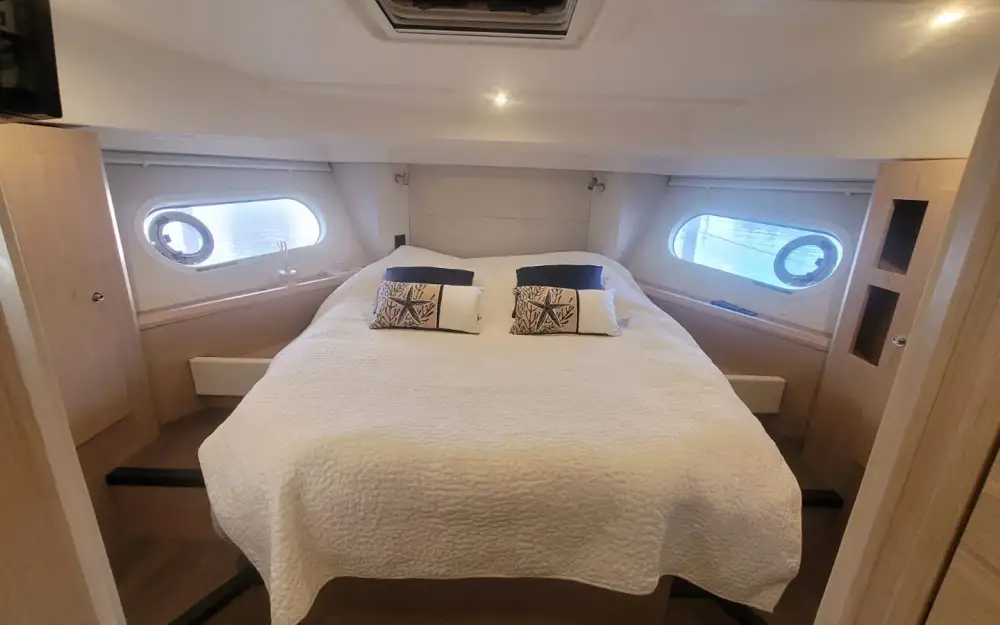 slider 6 Beneteau Swift Trawler 41 Fly