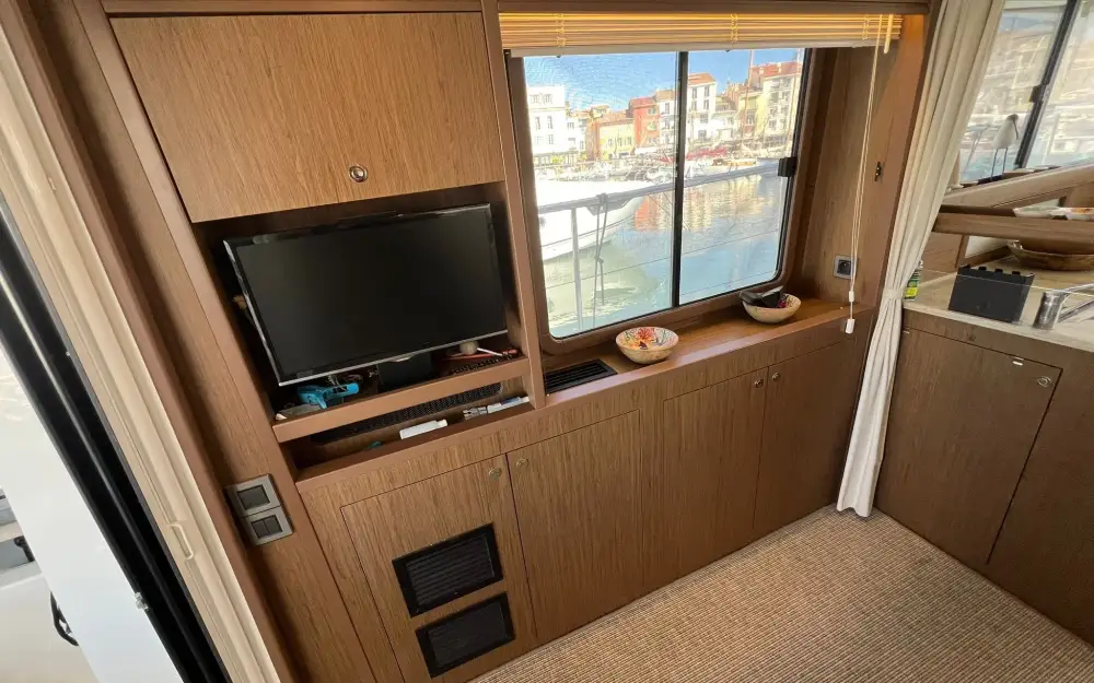 slider 14 Beneteau Swift Trawler 44