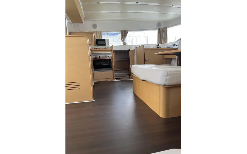 slider 61 Lagoon  420