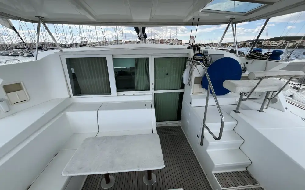slider 63 Lagoon  420