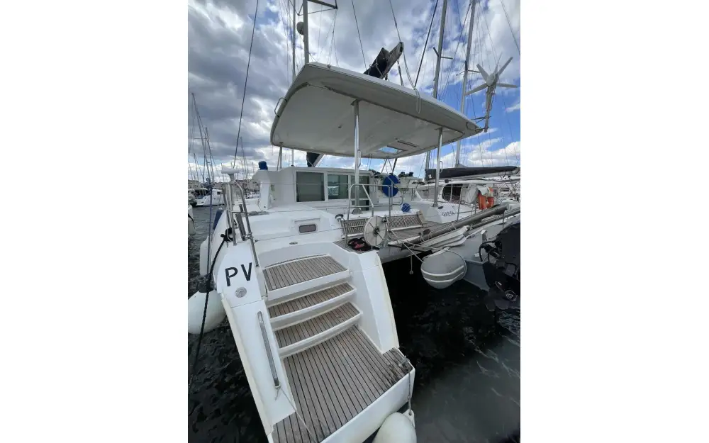 slider 66 Lagoon  420